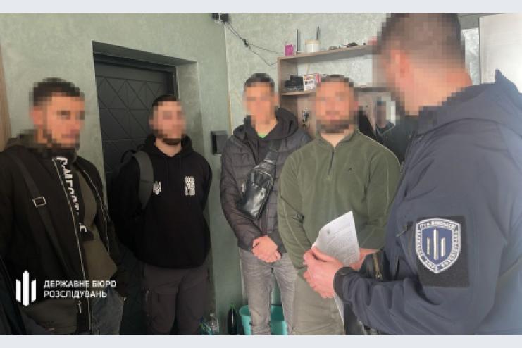 Двоє військових, які допомогли втекти підозрюваним у розстрілі поліцейських на Вінниччині, постануть перед судом