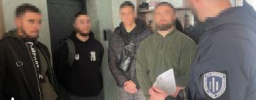 Двоє військових, які допомогли втекти підозрюваним у розстрілі поліцейських на Вінниччині, постануть перед судом