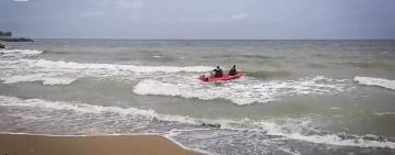 На Одещині чоловіка віднесло штормом у відкрите море: його врятували водолази