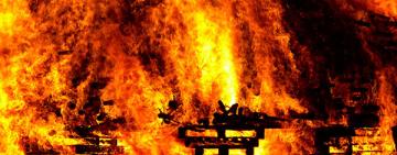 Через несправний кондиціонер на Одещині згорів будинок