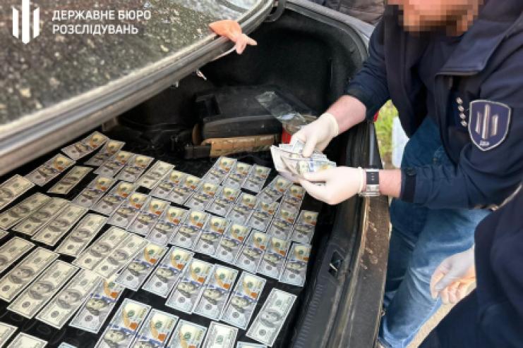 За отримання інвалідності матері, вимагав хабар: на Одещині судитимуть начальника військового підрозділу
