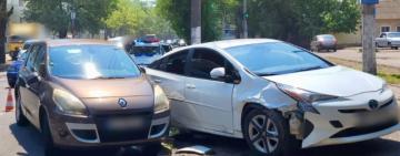 Автопригода в Одесі: дівчинка перебігала дорогу на червоний та потрапила під колеса автівки