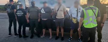 На Одещині правоохоронці затримали киянина, який за 10 тис дол організував канал переміщення чоловіків за кордон