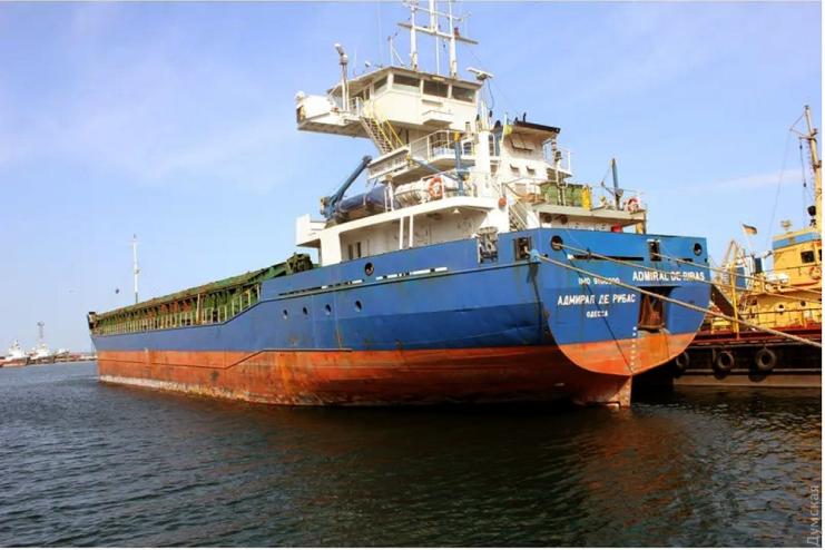 Одеський порт виставив на продаж свій старий суховантаж