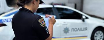 Збирала кошти з контрагентів за поставлений товар та гроші клала в кишеню: поліція оголосила підозру шахрайці