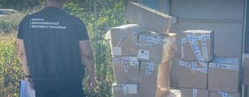 На Одещині викрито чоловіка, який зберігав й продавав  фальсифіковані сигарети та алкоголь