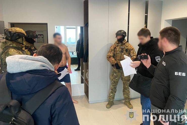 В Одесі викрито групу ділків, що реалізовувала контрафактну продукцію вартістю майже 4,7 млн грн: оголошено підозри трьом особам