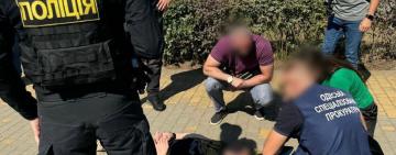 За 900 дол та 3000 грн обіцяв виключення з військового обліку: на Одещині судитимуть військовослужбовця (ФОТО)