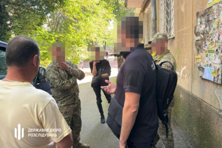 Посадовець РТЦК Одещини заробив мільйон доларів на коригуванні даних чоловіків в системі «Оберіг»
