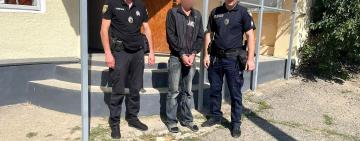 Поліцейські затримали жителя Подільського району, який до смерті забив свого батька