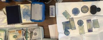 Вилучено 300 тис дол та більше 60 тис євро: на Одещині міграційна служба виготовляла паспорти «онлайн»