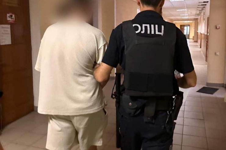 Поліцейські затримали жителя Одеси, який влаштував стрілянину біля житлового комплексу в Аркадії