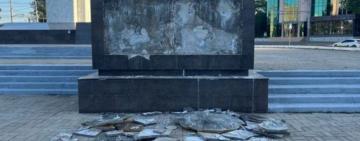 За самовільний демонтаж ордена Леніна та медалі "Золота зірка" в Одесі на трьох людей склали адмінпротоколи