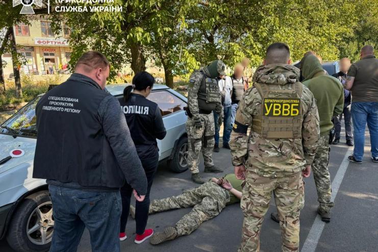 На Одещині спіймали прикордонника на хабарі розміром у 4000 доларів