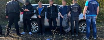 Незаконний туризм до кордону за 7 тисяч доларів США: прикордонники викрили двох «таксистів» на Одещині