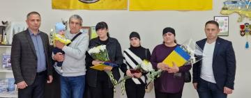 Державні посмертні нагороди передали родинам загиблих військових Болградщини