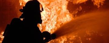 Вночі в Тарутинській громаді сталася масштабна пожежа у складському приміщенні