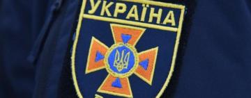 Небезпечна пригода на Одещині: рятувальники зняли підлітка з шестиметрової висоти