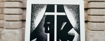 В Одесі почали встановлювати інформаційні таблички на будинках, пошкоджених російськими обстрілами