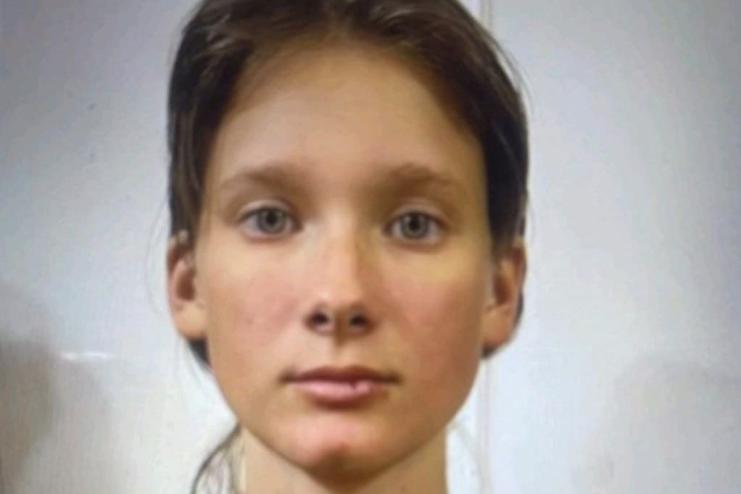 Пішла з дому ще у жовтні: поліцейські розшукують неповнолітню Анастасію Парфенову