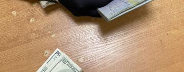 Пропонував 200 дол хабаря: на Одещині затримано чоловіка, в автівці якого виявили наркотики