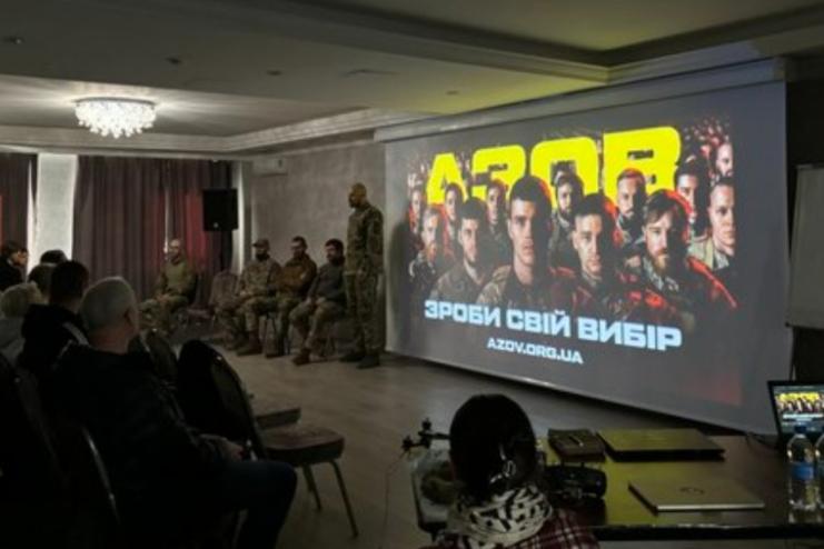 В Одесі для цивільних провели зустріч із бійцями "Азову"