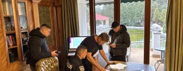 Афера на мільйони доларів на закупівлі військової форми: Нацполіція викрила ексрадника з Міноборони та нардепа