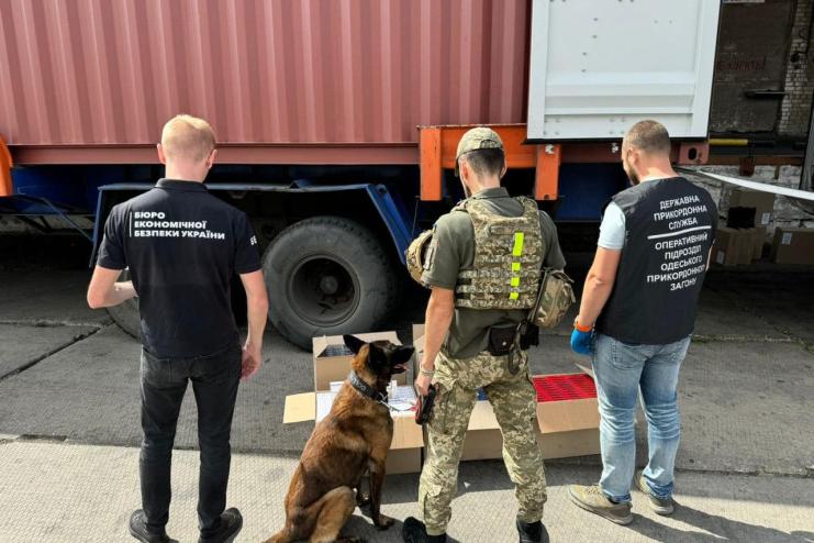  На Одещині затримано одну з найбільших партій контрабандних цигарок на 165,6 мільйона гривень