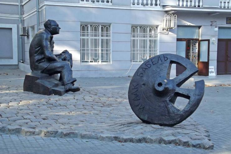 На демонтаж 13 памʼятників з російською імперською символікою виділили 200 тисяч грн