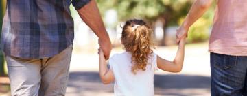 Даринка і Єлизавета чекають: на Одещині шукають родину двом чарівним дівчаткам