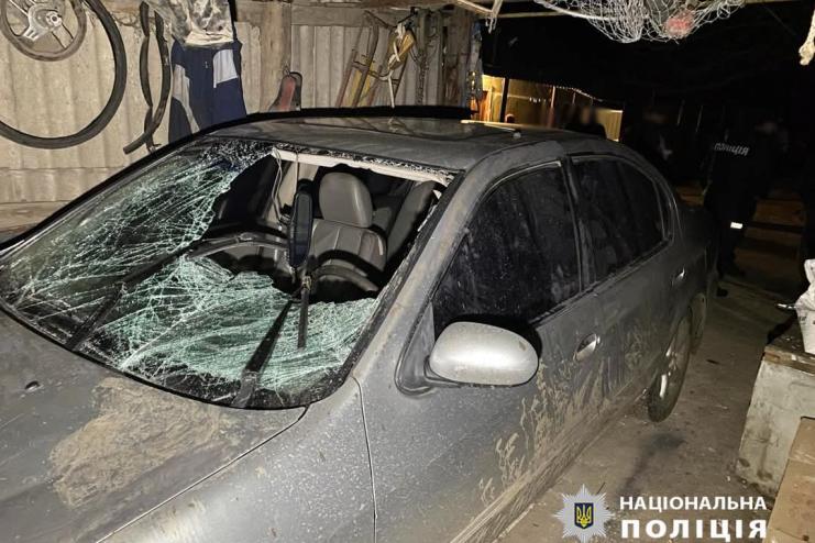 Побив колишнього співмешканця матері та заволодів його автомобілем: поліцейські повідомили про підозру 16-річному жителю Березівського району