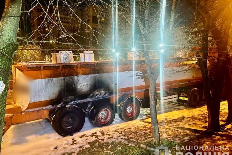 Хотів прибрати чужу автівку, бо вона закривала краєвид із вікна його квартири
