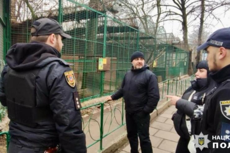 В Одеському зоопарку леопард напав на співробітника, котрий прибирав у вольєрі