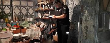 На Одещині 51-річна жінка під час вечері зарізала сина