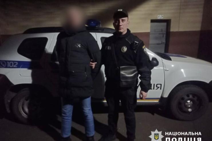 35-річний одесит попросив у перехожого телефон, вкрав його, а потім оформив кредит