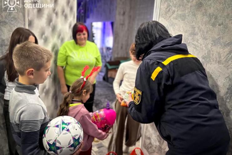 Білгород-дністровські рятувальники привітали дітей, чиї батьки загинули захищаючи нашу країну