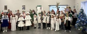 Благодійна коляда: в Одесі діти збирають кошти на лікування онкохворої дівчинки