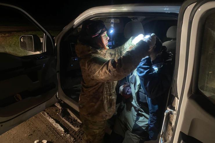 Прикордонники врятували пораненого цивільного під час атаки ворожих дронів на півдні
