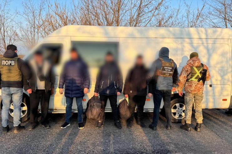 На Одещині прикордонники зірвали спробу  перетнути кордон «у коробці»