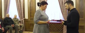 Зеленський нагородив родину захисника з Одещини, який загинув у рукопашному бою з окупантом