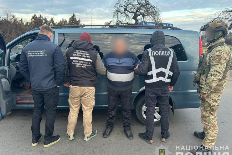 Паспорт за $10 000: на Одещині викрито аферу з іноземним громадянством