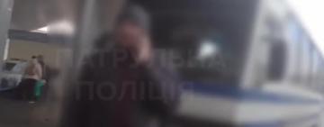В Одесі на автостанції «Привоз» поліція намагалася затримати чоловіка: подробиці