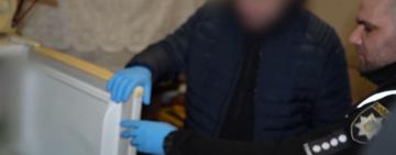 В Одесі у морозильній камері в одній з квартир знайшли тіло малюка