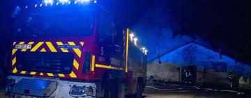 На Одещині горіла стара ферма