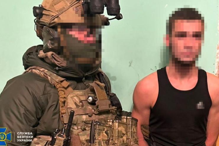 Правоохоронці затримали жителя Павлограда та двох одеситів, яких підозрюють у вчиненні теракту біля будівлі ТЦК та СП у Павлограді