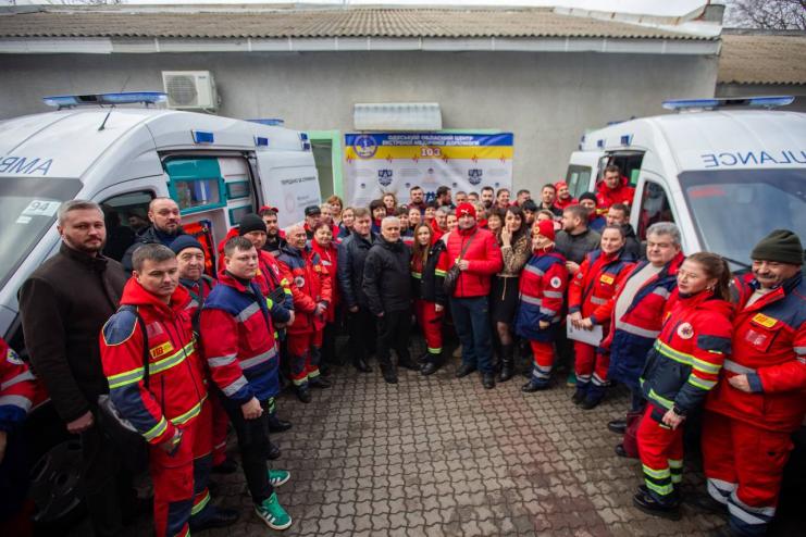 14 нових автомобілів швидкої допомоги від Фундації Олени Зеленської працюватимуть на Одещині