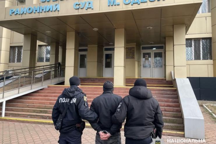Ударив перехожого ножем у груди: в Одесі поліцейські затримали зловмисника