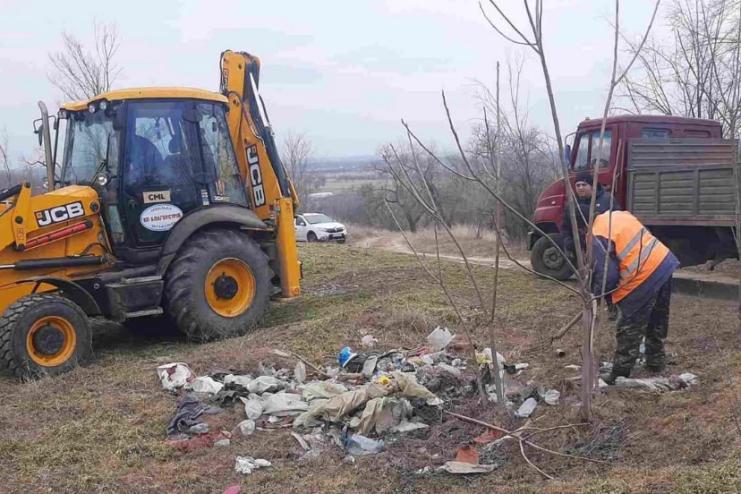 В Арцизі КП "Благоустрій" знову прибирав стихійне звалище