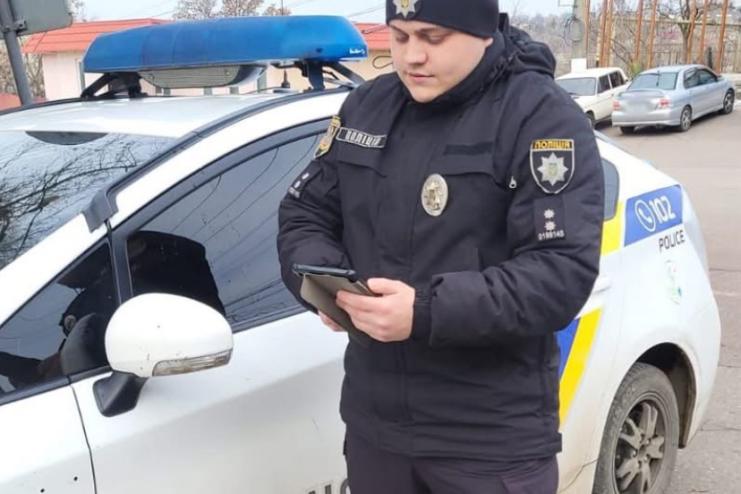 Правоохоронці виявили відео, на якому чоловік прив’язав до  квадроцикла санчата і катав на водоймі дітей