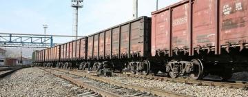 Двоє підлітків вирішили залізти на нерухомий потяг: обох вдарило струмом, один помер на місці